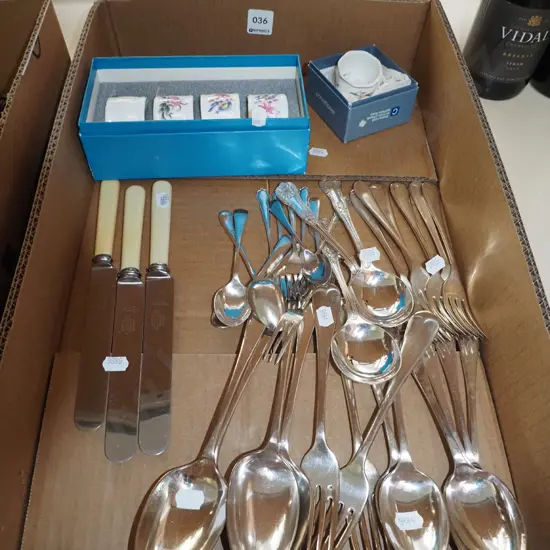 box; Coalport and Wedgwood napkin rings, cutlery, bone handled knives