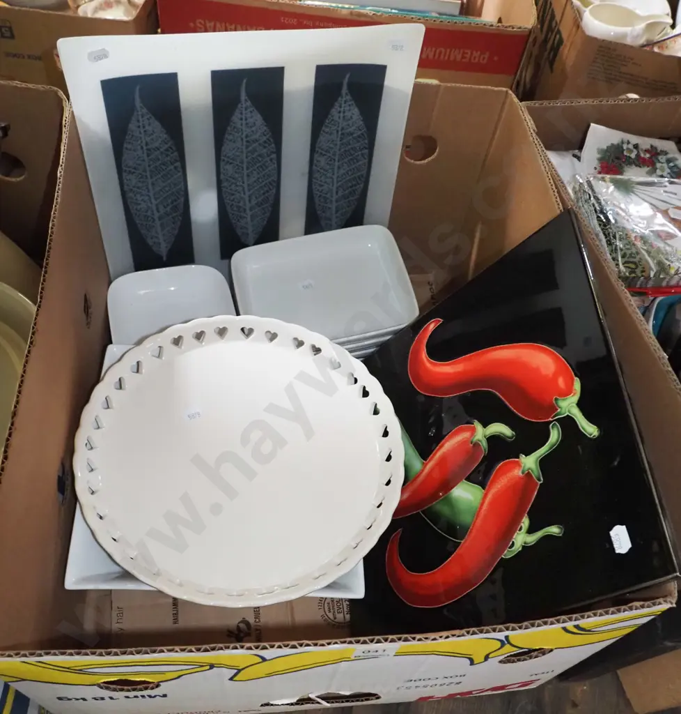 box; bowls, comport, tile etc Image 1++