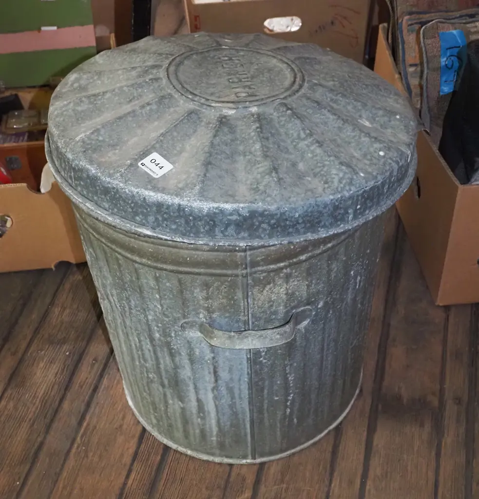galvanised ash can Image 1++