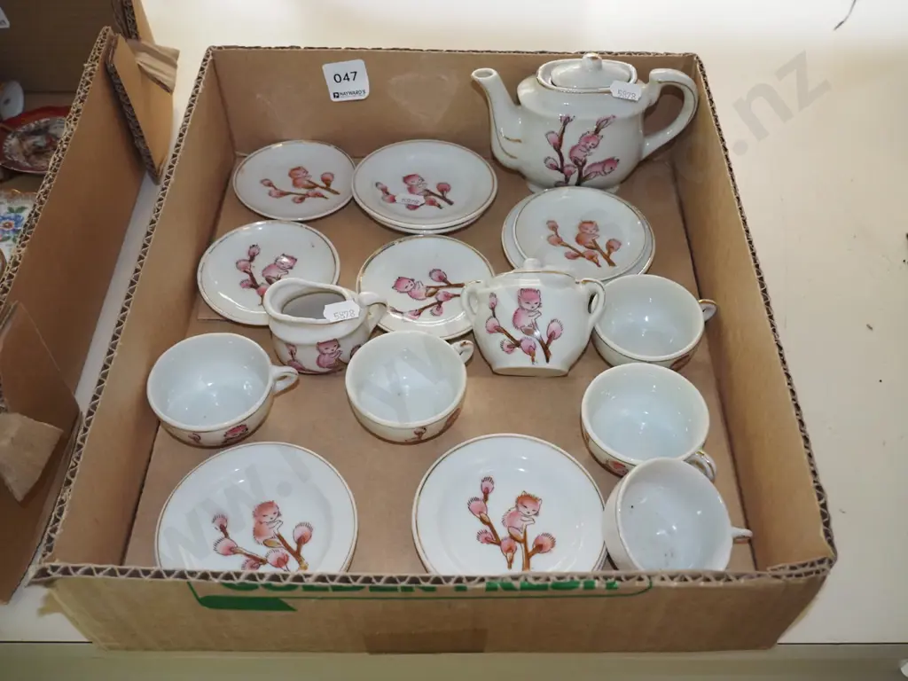 Japanese miniature tea set Image 1++