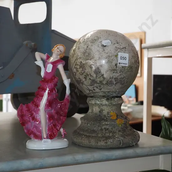 small garden ornament, female figurine H-240