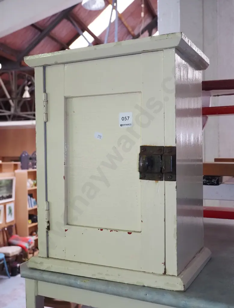 small single door cupboard H-400 Image 1++