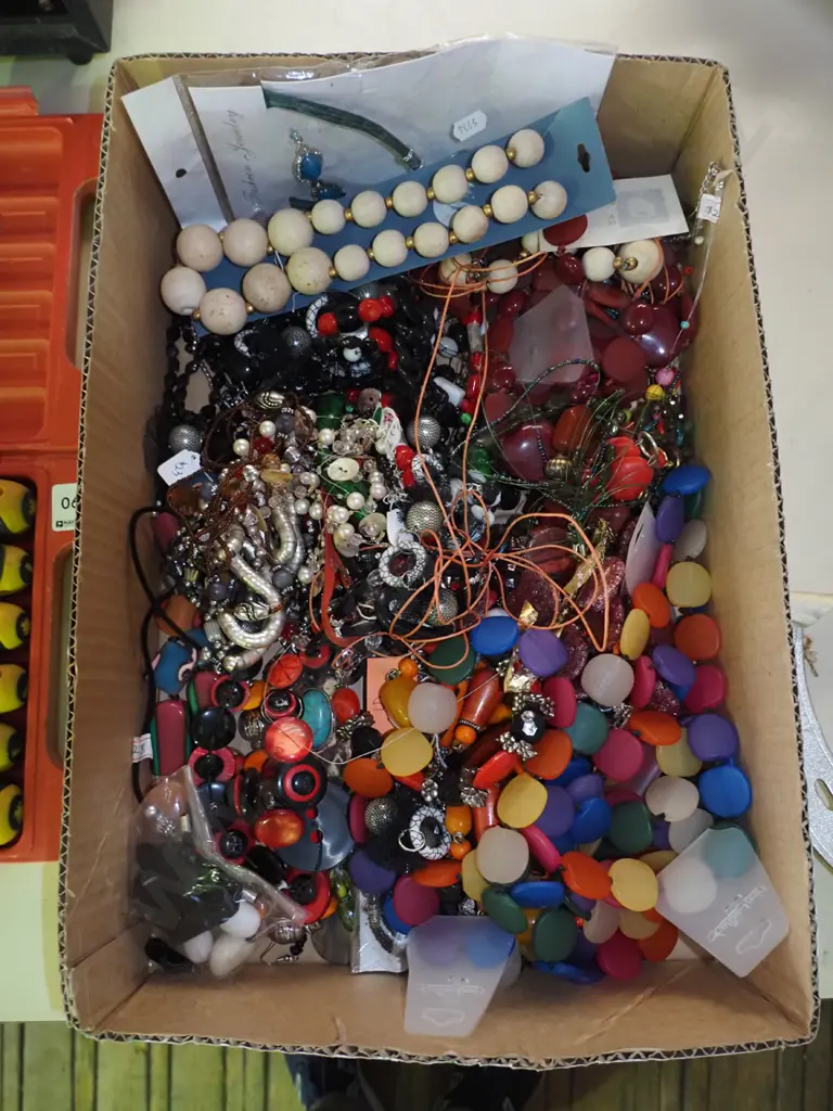 large box of beaded and other necklaces Image 1++