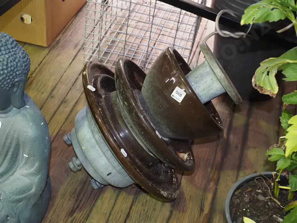 large electrical insulator Image 1++
