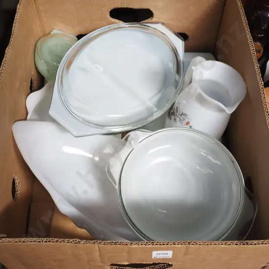 retro pyrex baking dishes, jug etc