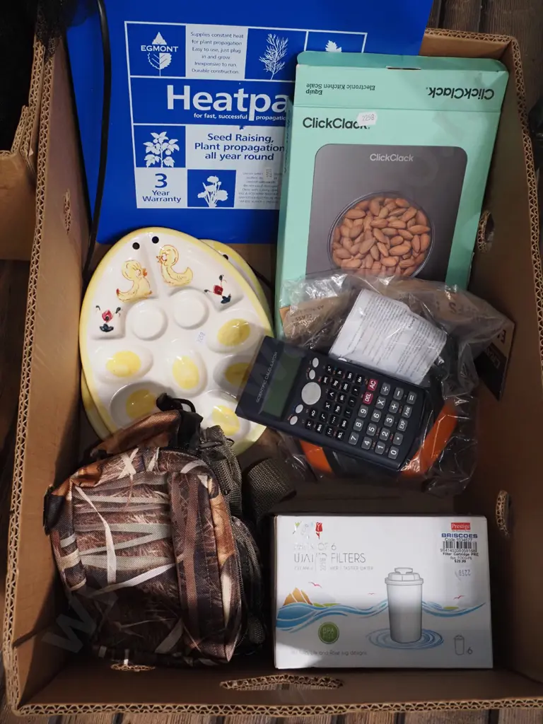 box; scales, seed heat pad, ear muffs etc Image 1++