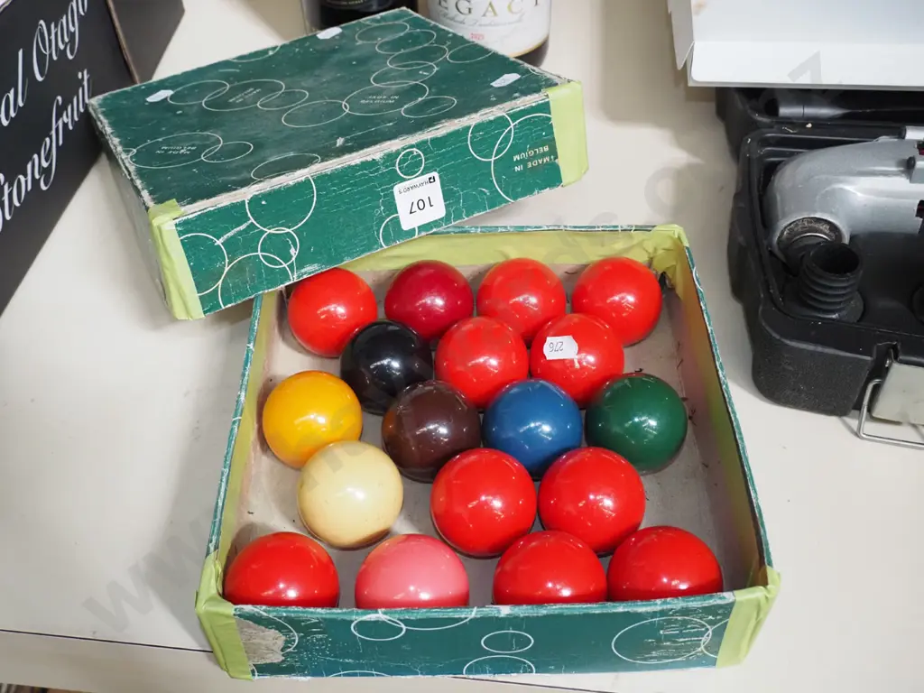 box of billiard balls Image 1++