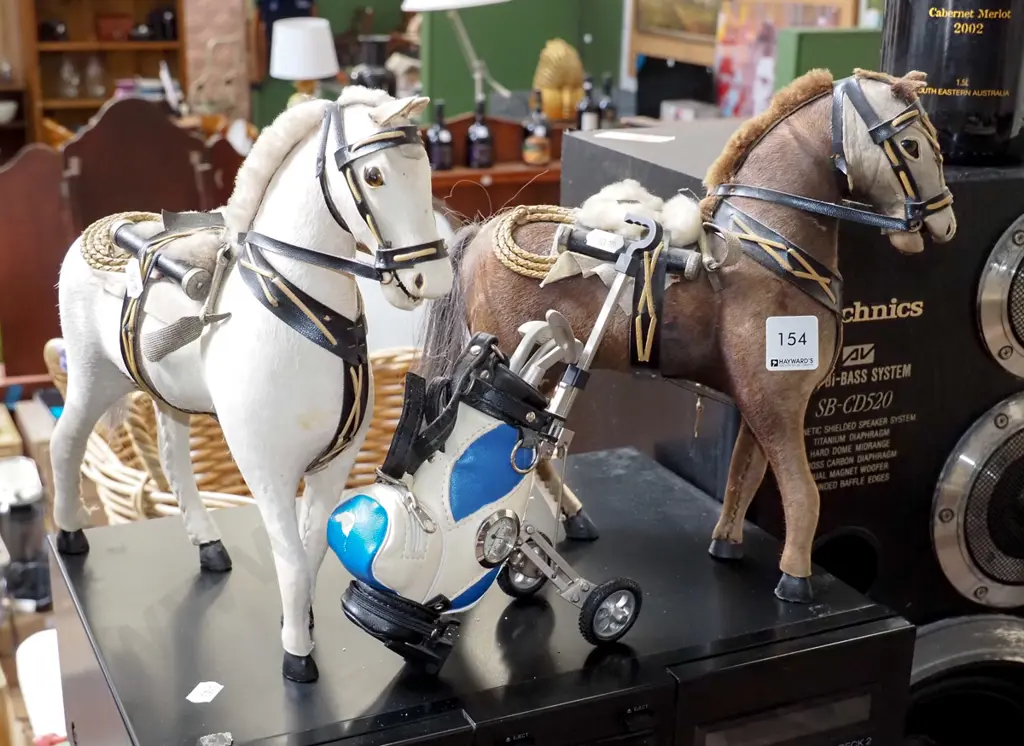 2x horse figurines, novelty golf trundler - some damage Image 1++