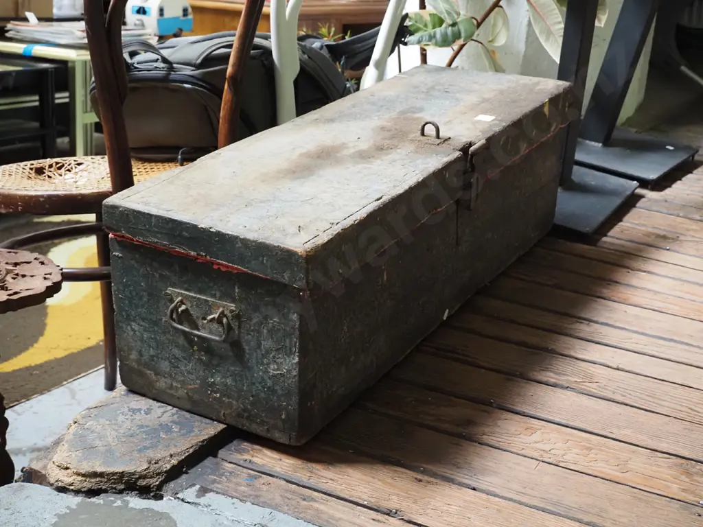 vintage wooden chest H-270 W-880 D-290 Image 1++