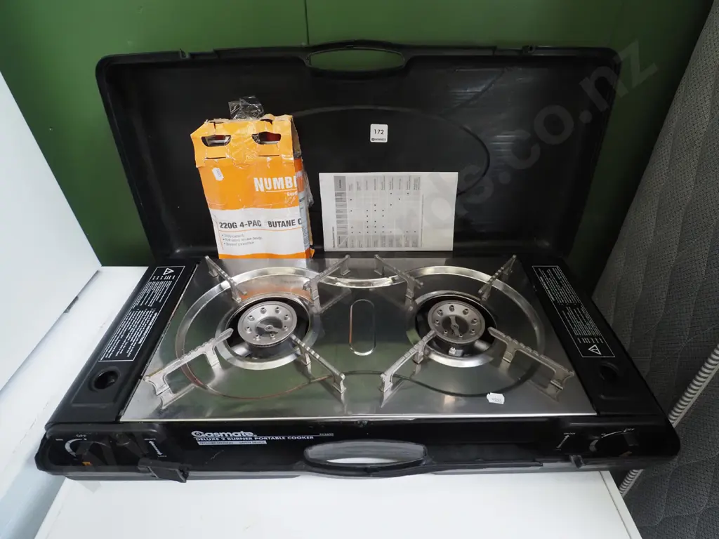 Gasmate Deluxe 2 burner portable cooker with 2 additional gas bottles Image 1++