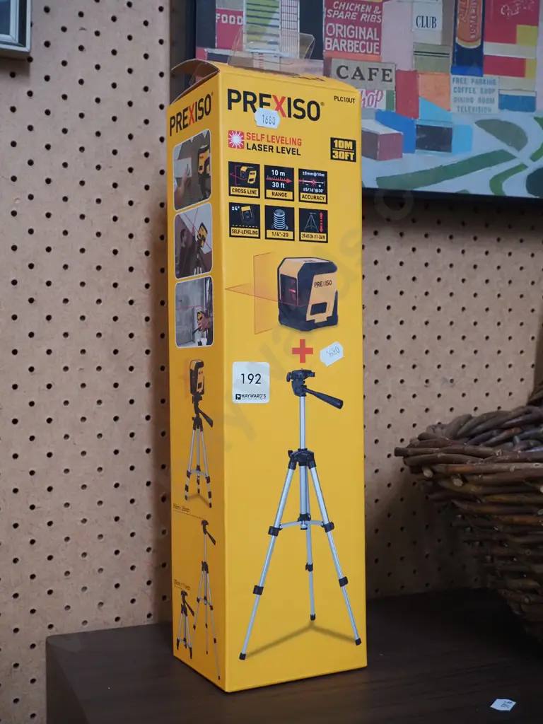 Prexiso laser level, tripod and stand Image 1++
