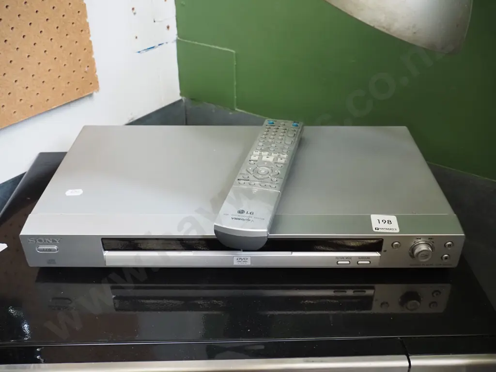 LG DVD player Image 1++