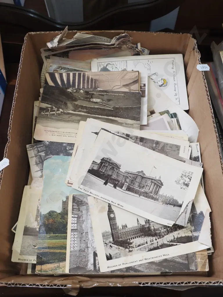 box; vintage postcards Image 1++