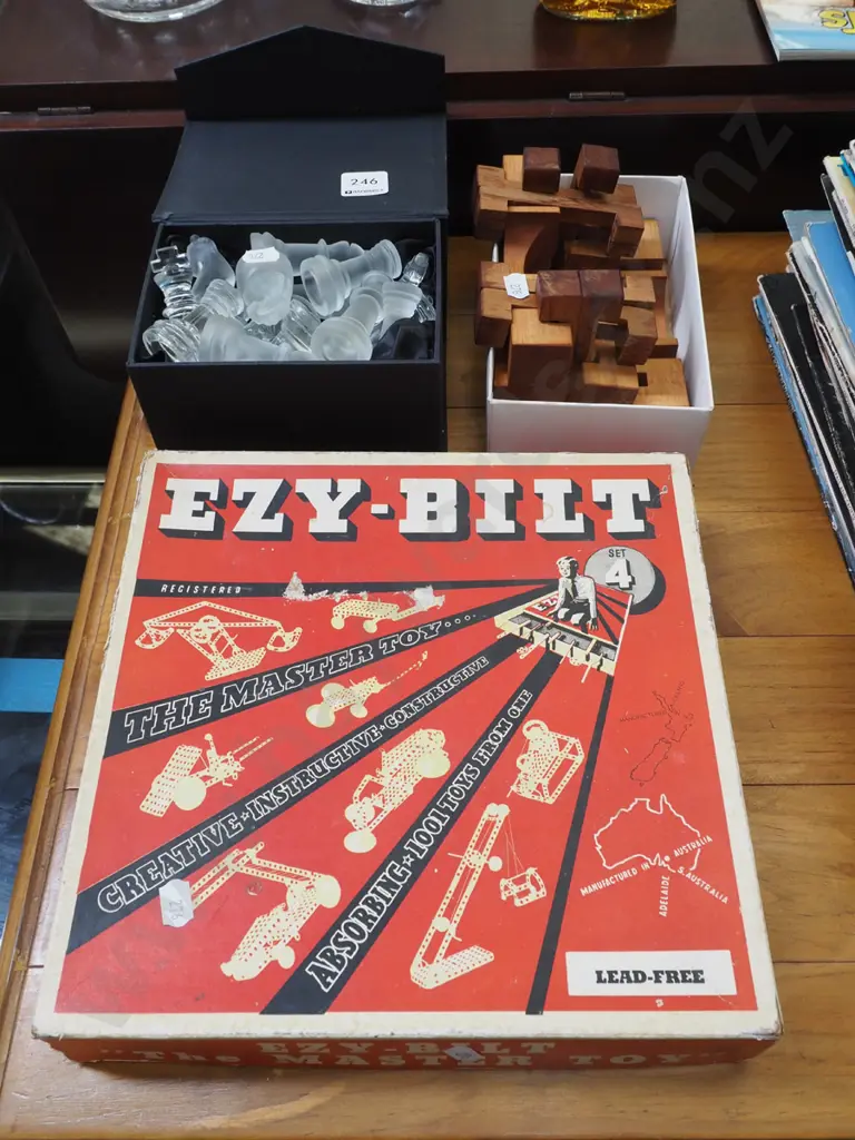 box; Eazy Bilt construction set, wooden puzzle, glass chess pieces Image 1++