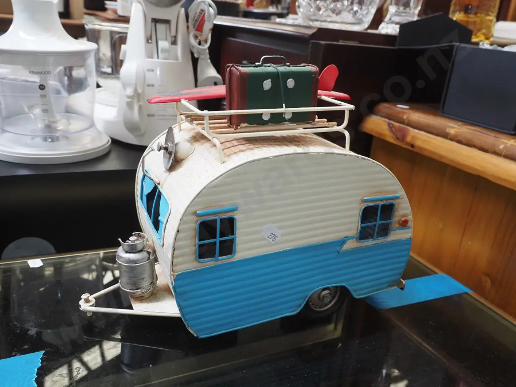 model tin caravan H-210 Image 1++
