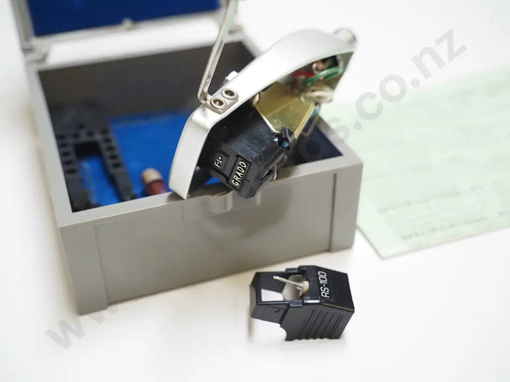 turntable headshell with Grado F-1+ cartridge etc. Image 1++