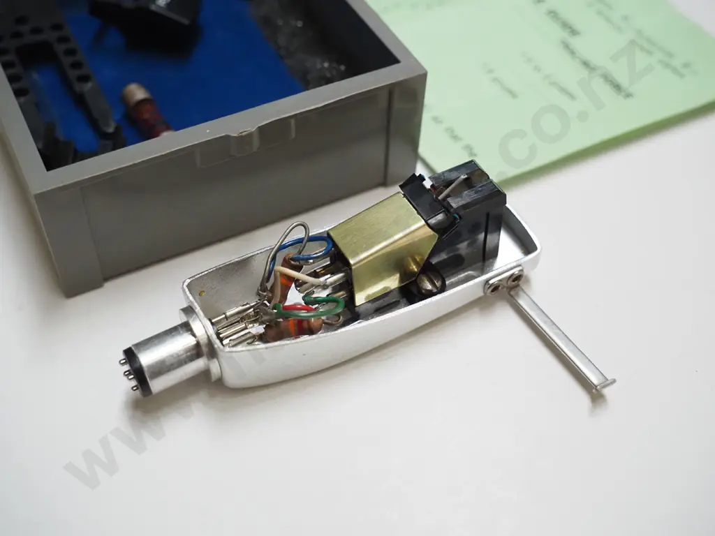 turntable headshell with Grado F-1+ cartridge etc. Image 1++
