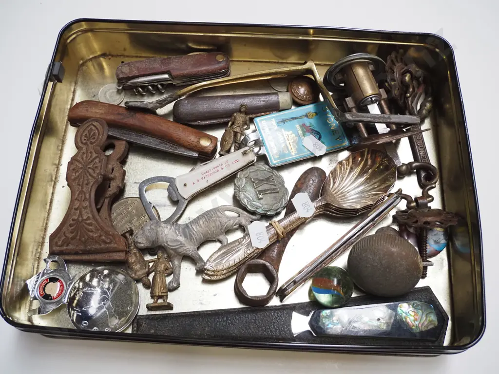 tin; cutlery, bull clips, pocket knives etc Image 1++