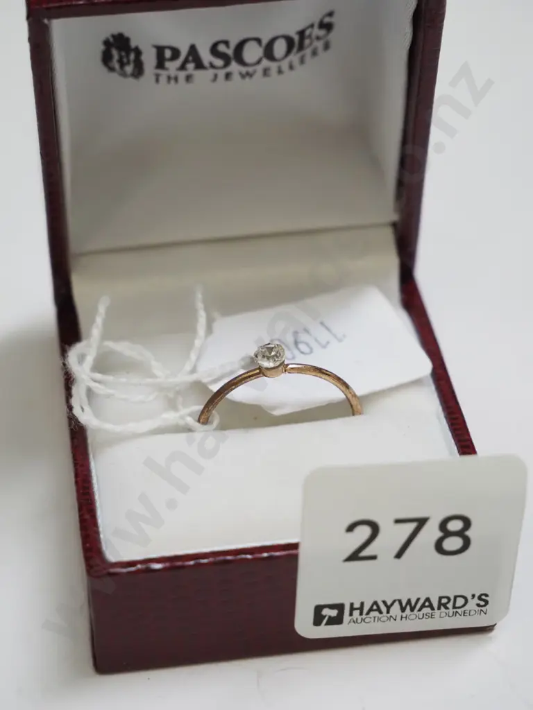 golden ring with stone Image 1++