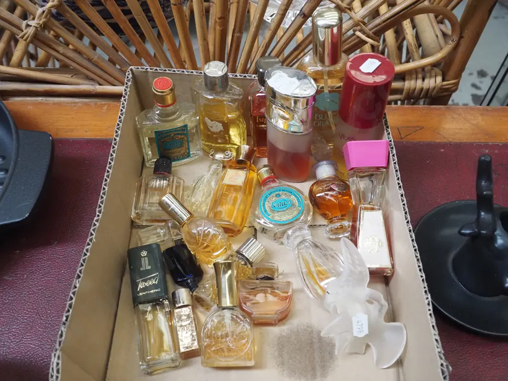 box of perfumes Image 1++