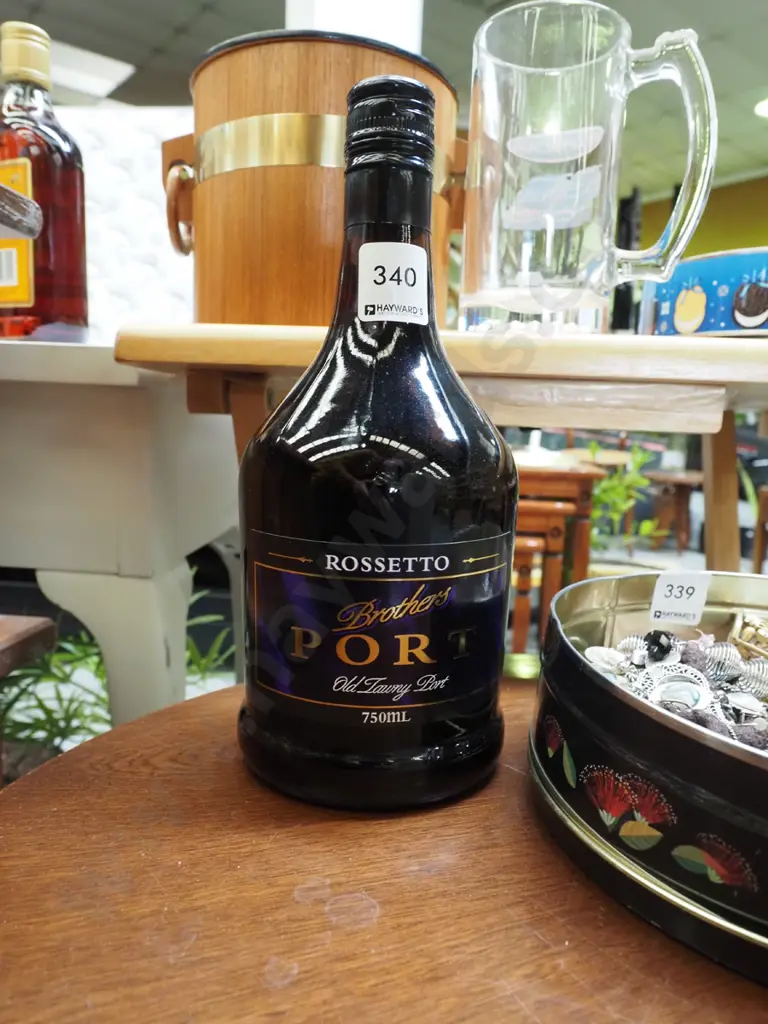 bottle of Rosetto port Image 1++