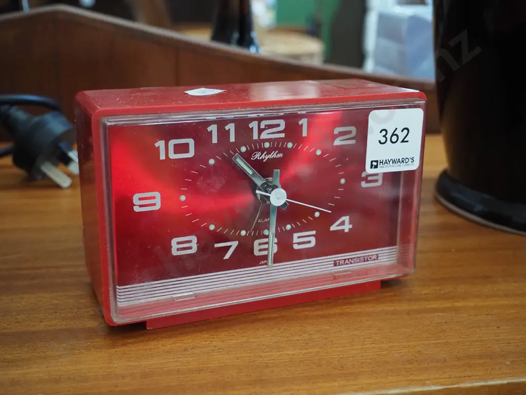 retro bedside clock Image 1++