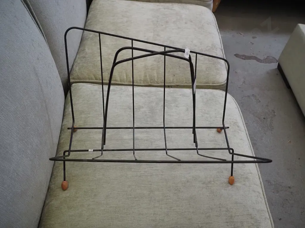 bent metal retro magazine rack Image 1++