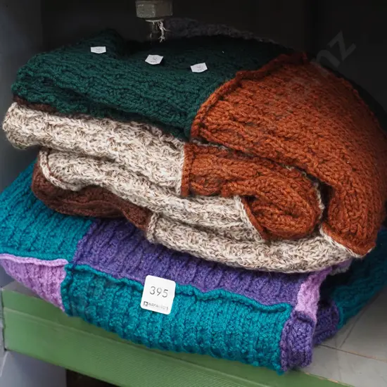 2x crochet blankets