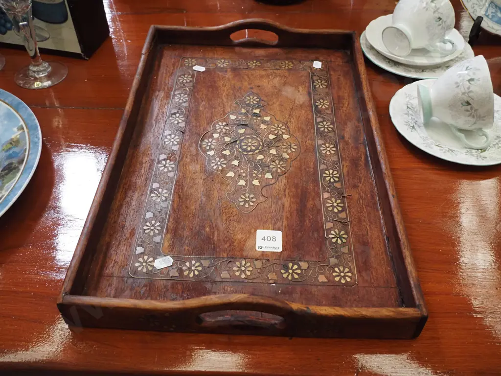 Middle Eastern tray with brass inlay Image 1++