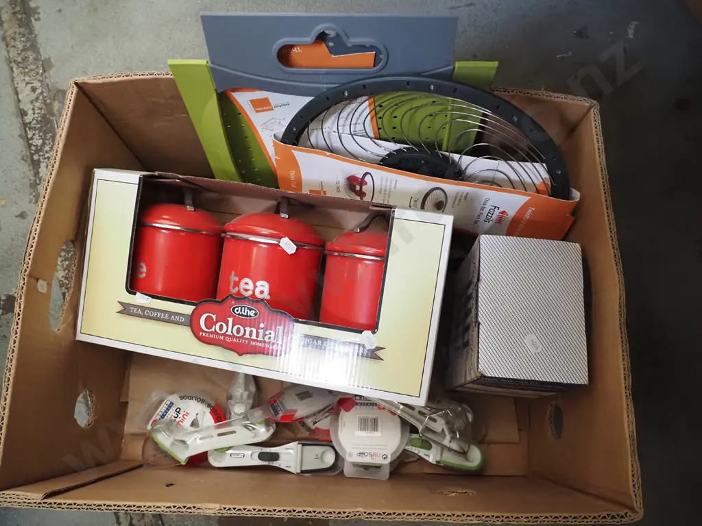 box; as-new Colonial storage canisters, fruit bowl, cup measurers etc Image 1++