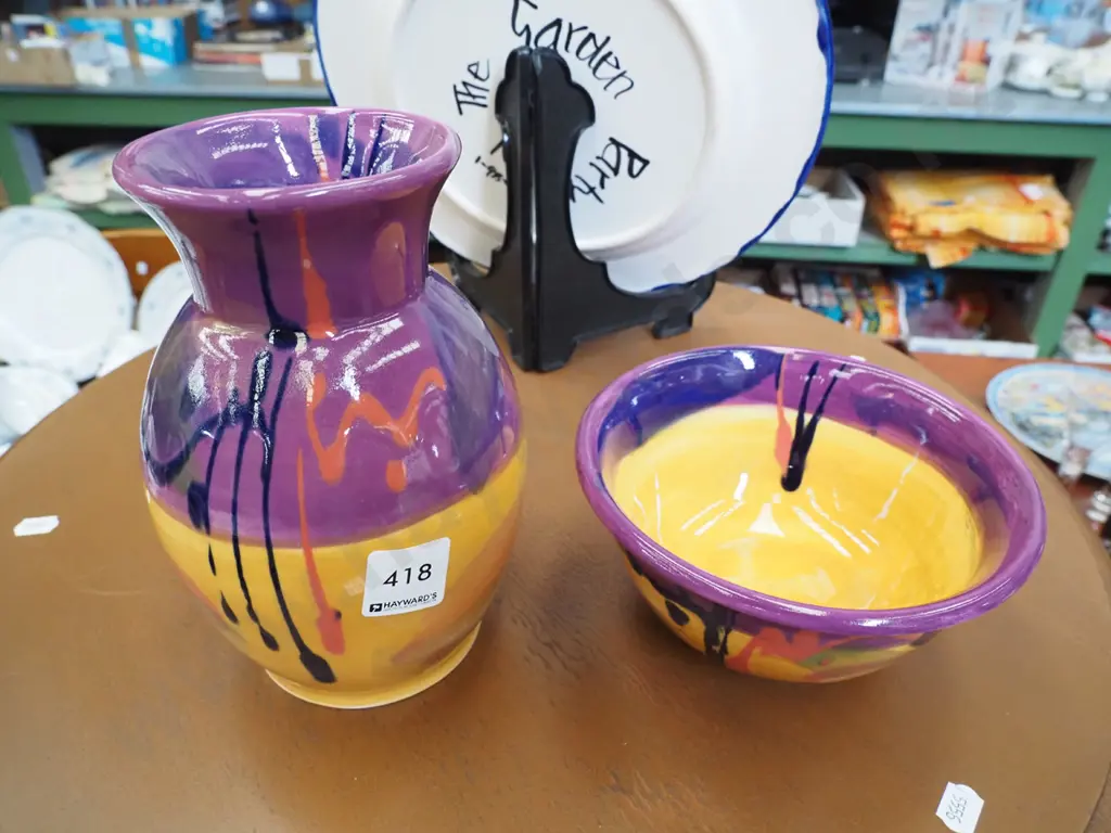 pottery vase and matching bowl Image 1++
