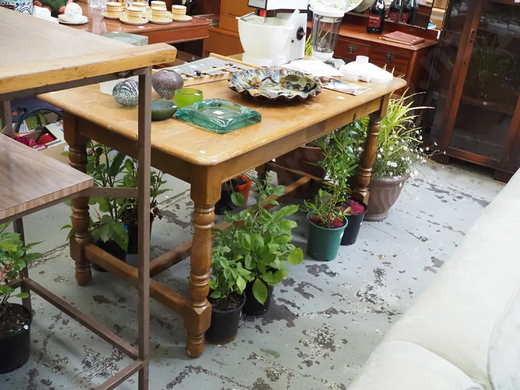 turned leg oak refectory based dining table - varnish needs attention H-760 W-1380 D-750 Image 1++