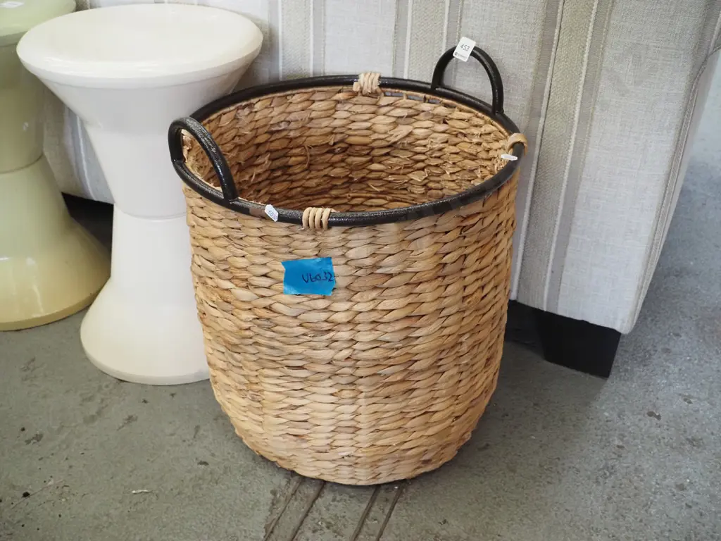 metal and seagrass waste paper basket Image 1++