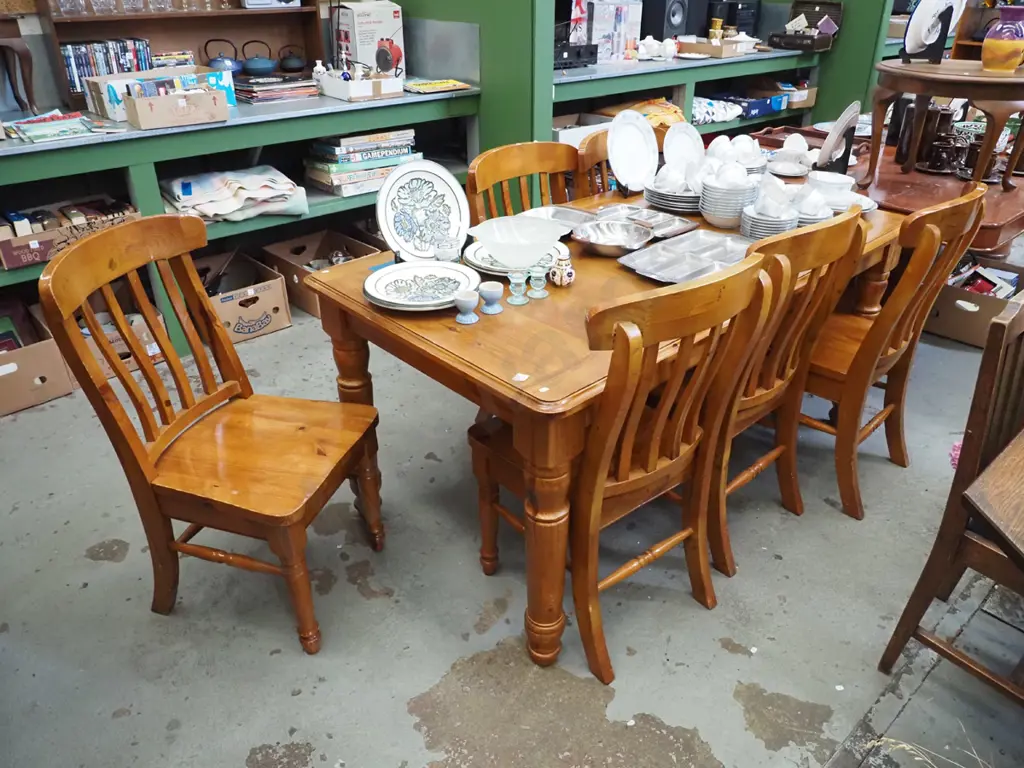 solid pine dining table with 6 matching bentwood chairs - 1 chair needs attention H-770 W-1640 D-910 Image 1++