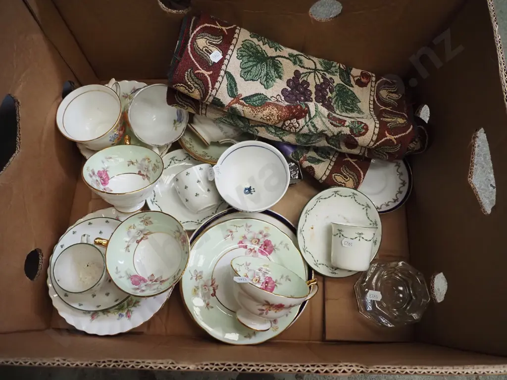 box; various cups, saucers, table runner Image 1++
