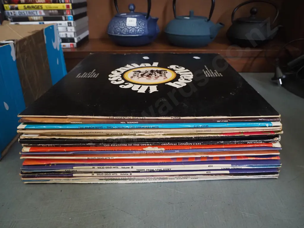 LPs; The Beatles, Neil Diamond, Beach Boys etc Image 1++