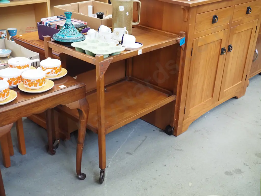 2 tier tea trolley casters Image 1++