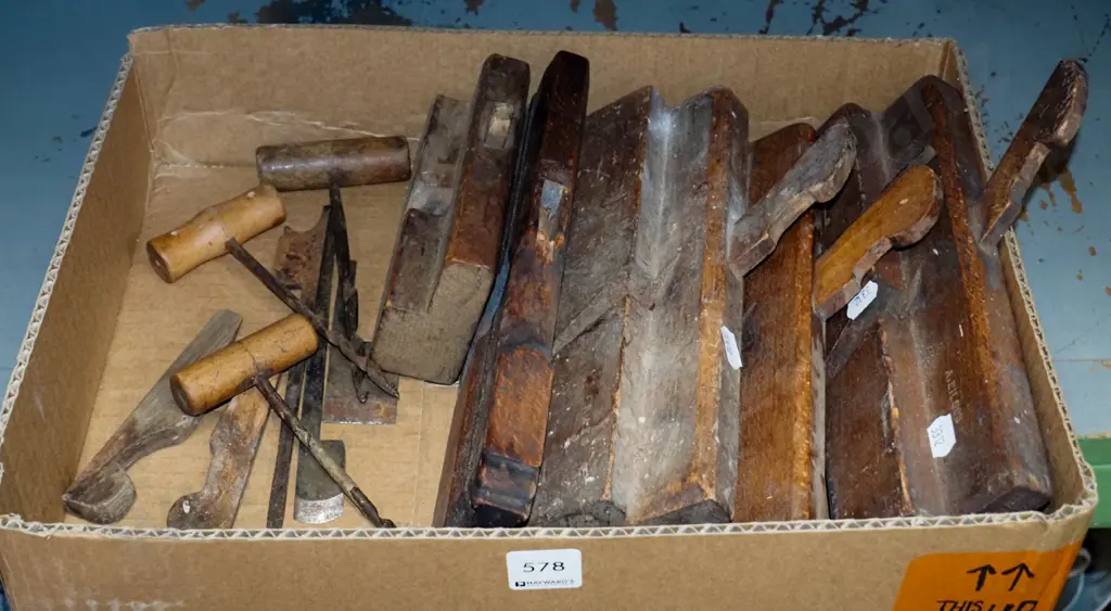 box; moulding planes etc Image 1++