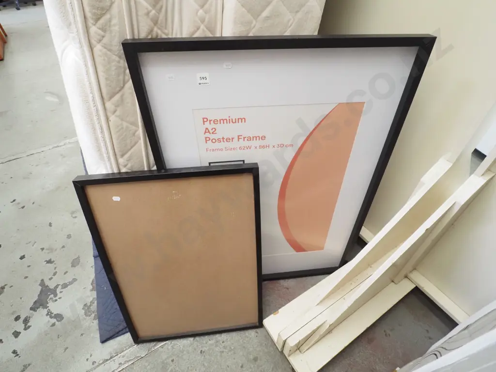 2x poster frames Image 1++