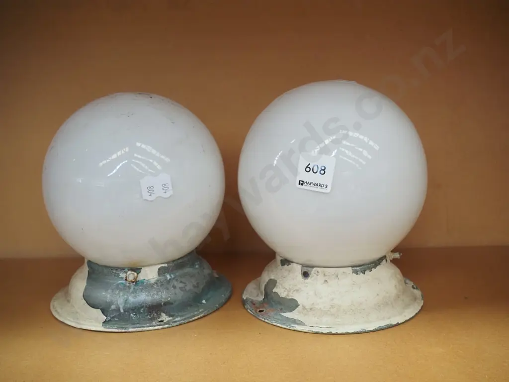 2x white globe outdoor light fittings Image 1++