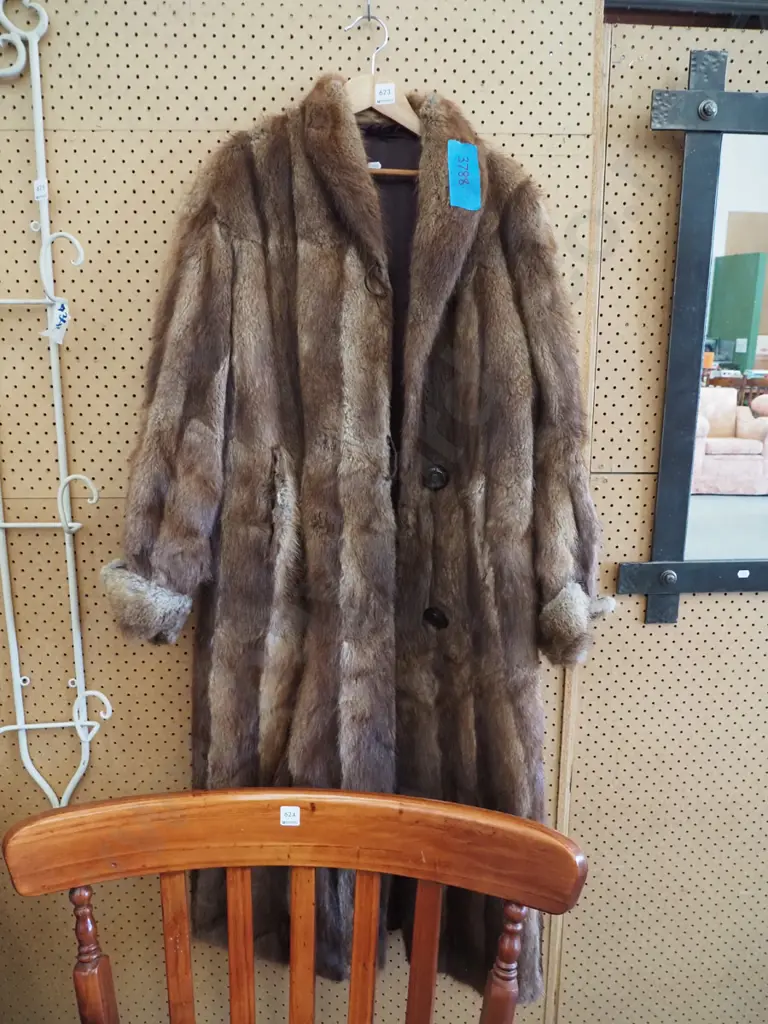 ladies long fur coat Image 1++