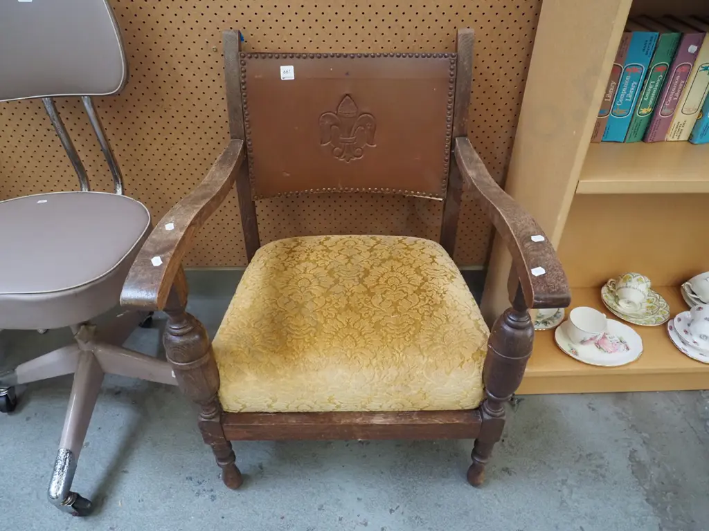 leather and fabric armchair Image 1++
