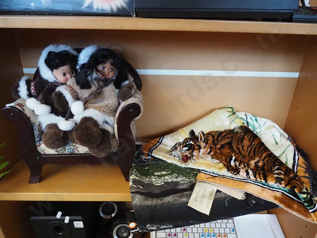 2x First Nations dolls, dolls chair, fabric tiger print Image 1++