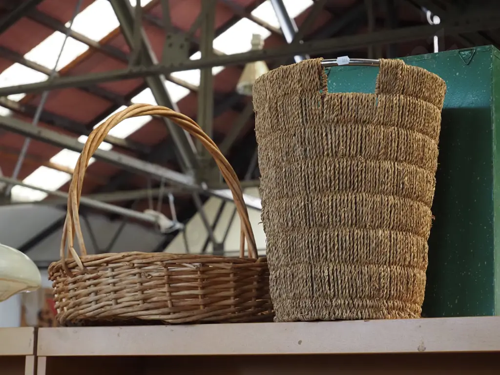 cane basket, seagrass waste paper basket Image 1++