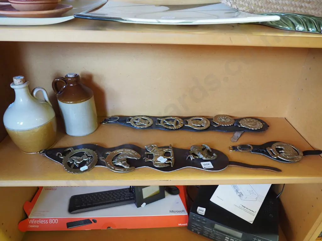 2x brass horses, 2x stoppered stoneware bottles Image 1++