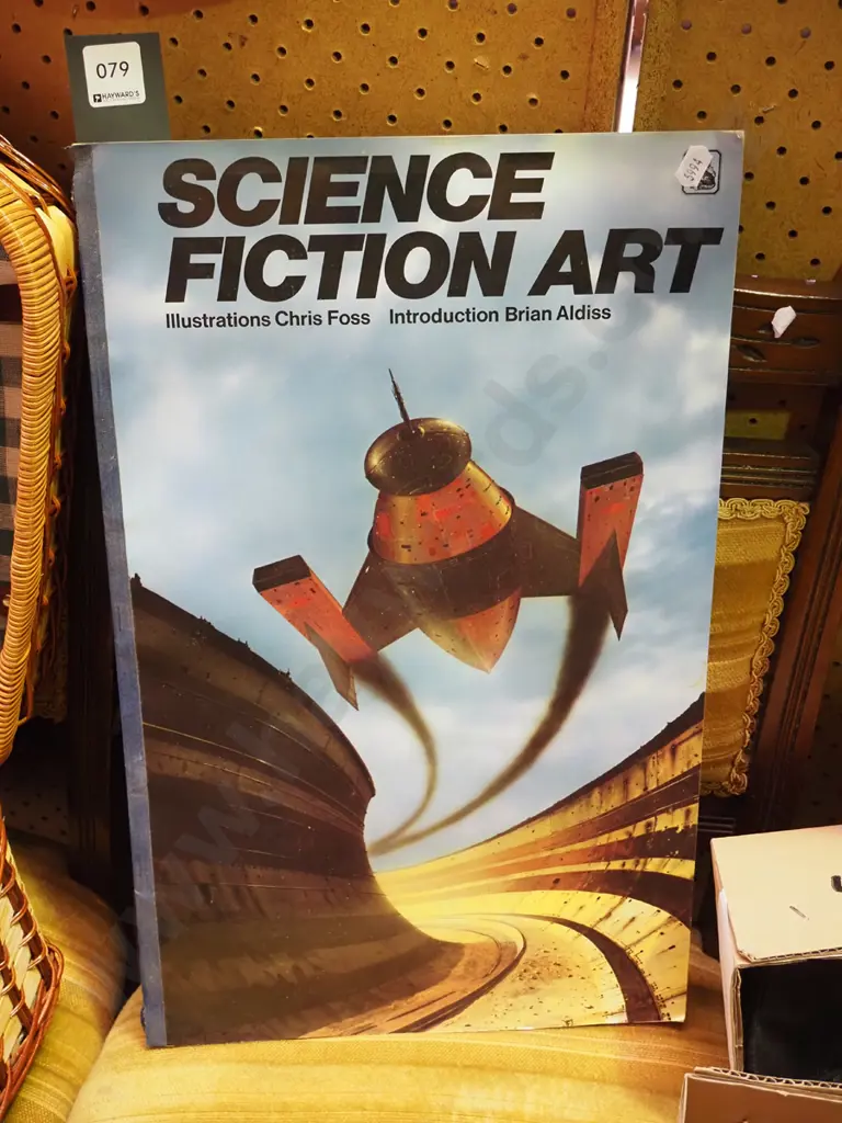 1980s science fiction art book Image 1++