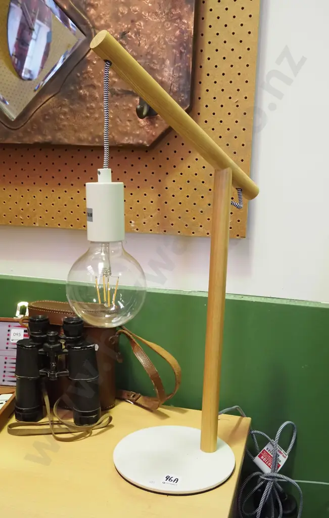 modern table lamp Image 1++