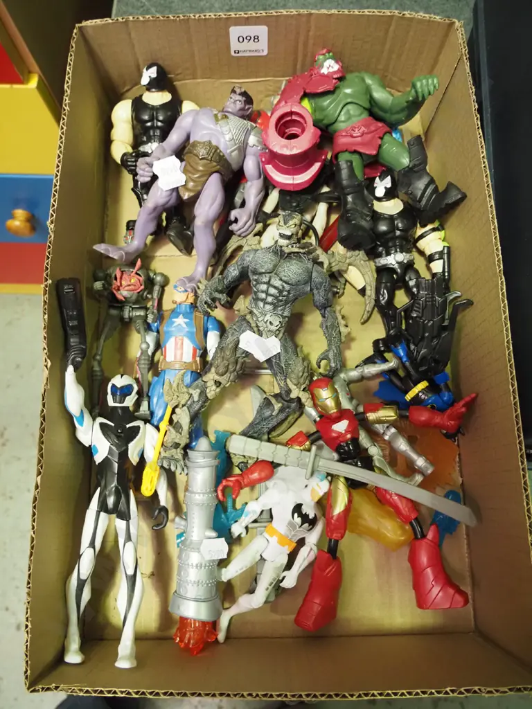 action figurines Image 1++