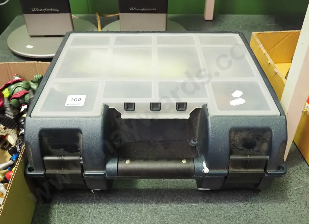 plastic tool chest/organiser Image 1++