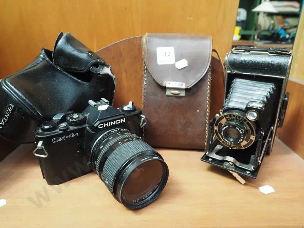 Chinon 35mm camera, concertina camera Image 1++